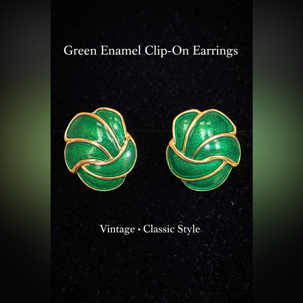 Vintage 1980's Emerald Green Enamel Love Knot Clip On Earrings with Gold Accents